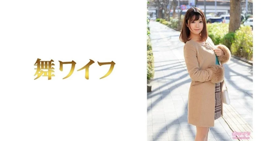 胸不大但身材不错的美女主播